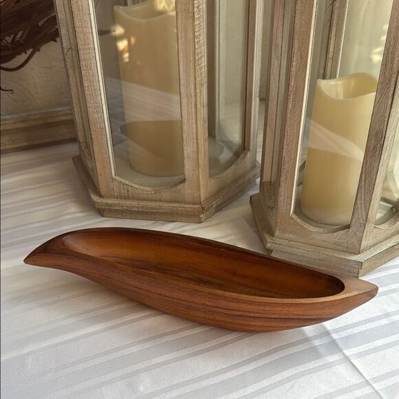 Elegant Wooden Decorative Bowl - Picture 2 of 7